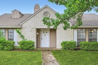 8314 Kensington Dr, Unit 14-105 in Rowlett, TX - Building Photo - Building Photo