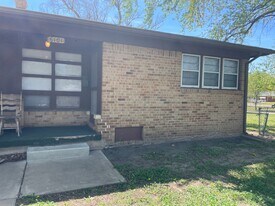 6101 E Harry St in Wichita, KS - Building Photo