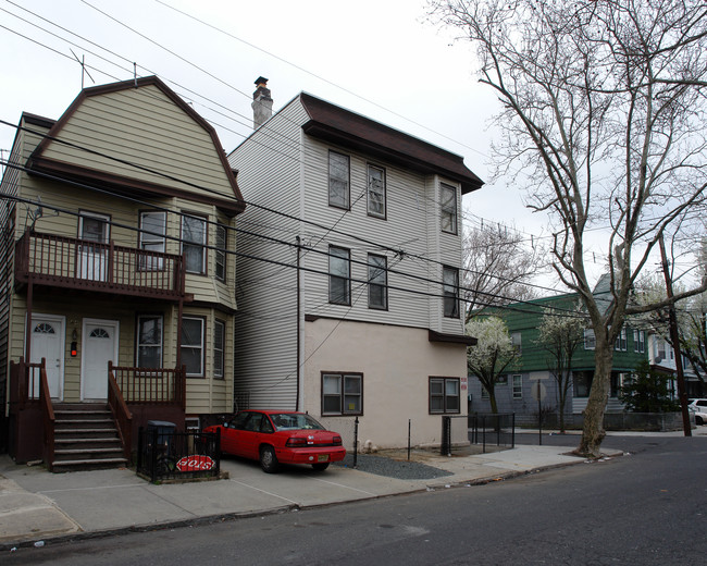 42 Rutgers Ave in Jersey City, NJ - Building Photo - Building Photo