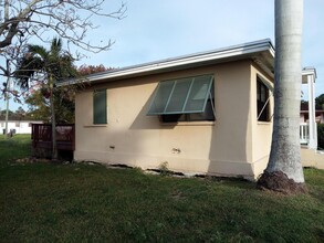 397 Cypress Ave in Pahokee, FL - Building Photo - Building Photo