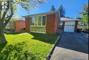 5 Ludgate Dr in Toronto, ON - Building Photo