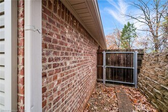 2622 Houston St in Fort Smith, AR - Foto de edificio - Building Photo