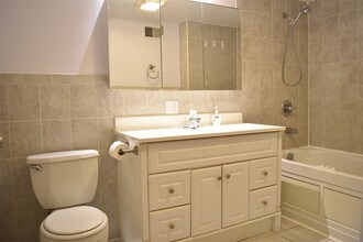 401 Bergenline Ave-Unit -1 in Union City, NJ - Building Photo - Building Photo