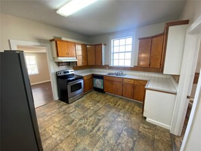 902 S Grove St in Eustis, FL - Building Photo - Building Photo