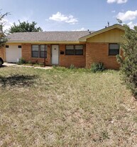 4906 6th St in Lubbock, TX - Building Photo