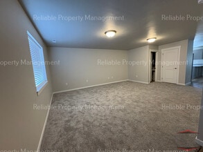 2015 Lawrence Ln, Unit 503 in Blackfoot, ID - Foto de edificio - Building Photo
