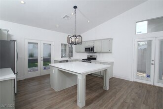 248 Misty Garden St in Henderson, NV - Building Photo - Building Photo
