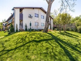 5722 Gaston Ave in Dallas, TX - Building Photo