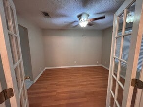 2517 Gulf Breeze Ave in Pensacola, FL - Foto de edificio - Building Photo