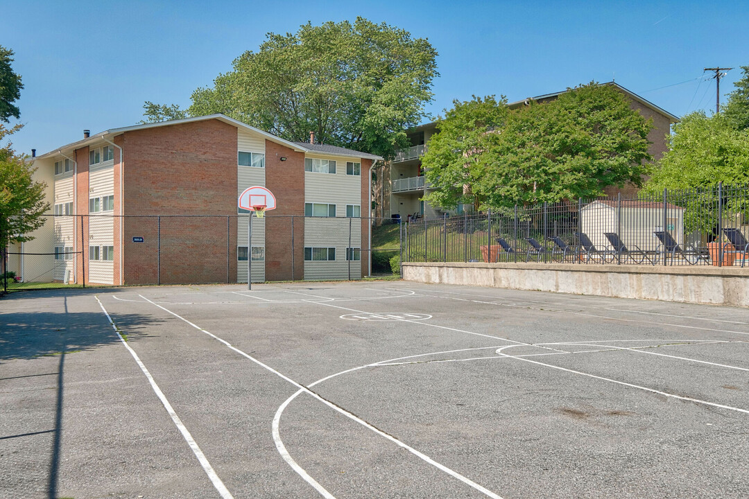 HEATHER HILL in Temple Hills, MD - Foto de edificio