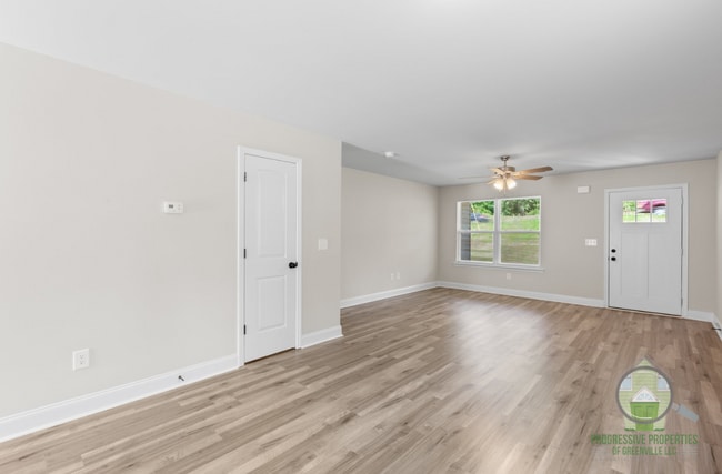 223 Liberty Dr in Easley, SC - Building Photo - Building Photo