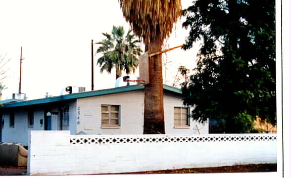 2536 W Orangewood Ave in Phoenix, AZ - Building Photo - Building Photo