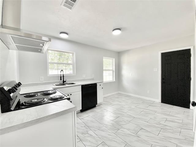 923 Fernwood Ave in Dallas, TX - Building Photo