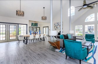The Davis Apartments in Huntsville, AL - Building Photo - Building Photo