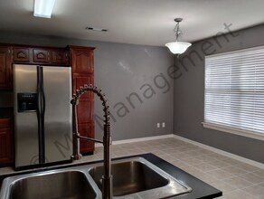 1850 N Cannondale Dr in Fayetteville, AR - Building Photo - Building Photo