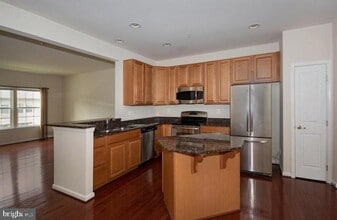 405 Signal Ct in Bel Air, MD - Foto de edificio - Building Photo