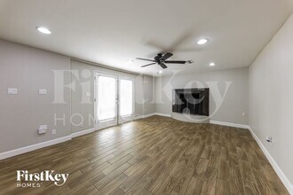 13809 N 41st Pl in Phoenix, AZ - Foto de edificio - Building Photo