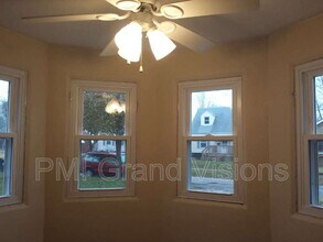 328 E Kellar Ln in Decatur, IL - Building Photo - Building Photo
