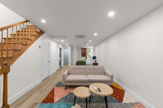 10 Hausman St in Brooklyn, NY - Foto de edificio - Building Photo