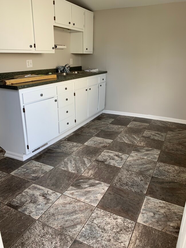 property at 1306 Laurel Ave