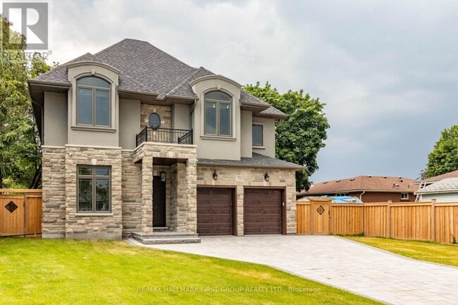 property at 752 Hillview Crescent