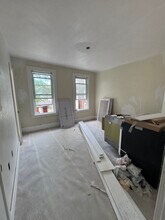 10 Hunting St, Unit 1 in Cambridge, MA - Foto de edificio - Building Photo