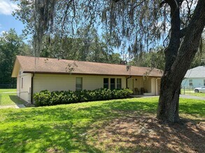 16395 SE 92nd Ave in Summerfield, FL - Building Photo - Building Photo