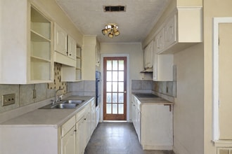 6605 George Washington Dr in Jackson, MS - Building Photo - Building Photo