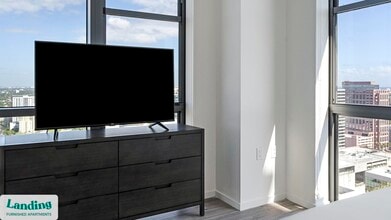 301 SW 1st Ave, Unit 2808 in Fort Lauderdale, FL - Foto de edificio - Building Photo