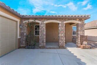 2065 Thames View St in Henderson, NV - Building Photo - Building Photo