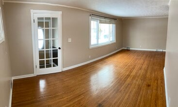 592 Dorrance Ave, Unit Lower in Buffalo, NY - Foto de edificio - Building Photo