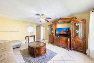 8406 NW 35th St in Coral Springs, FL - Building Photo - Building Photo