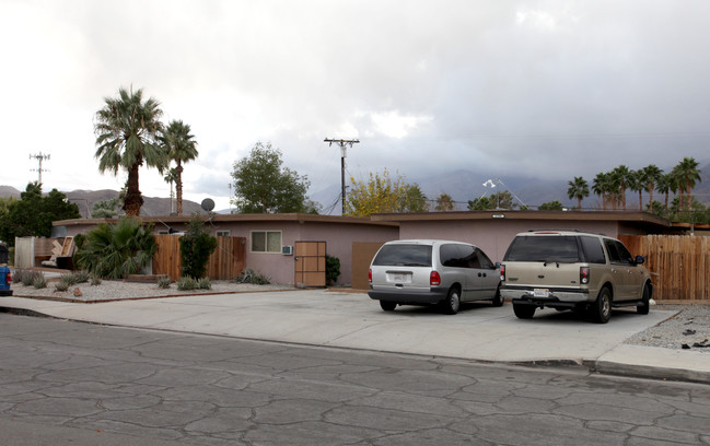 1799 E Arenas Rd in Palm Springs, CA - Foto de edificio - Building Photo