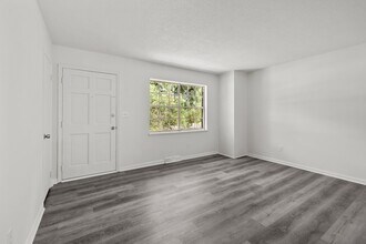 2432 Debbie Dr in Center Point, AL - Building Photo - Building Photo