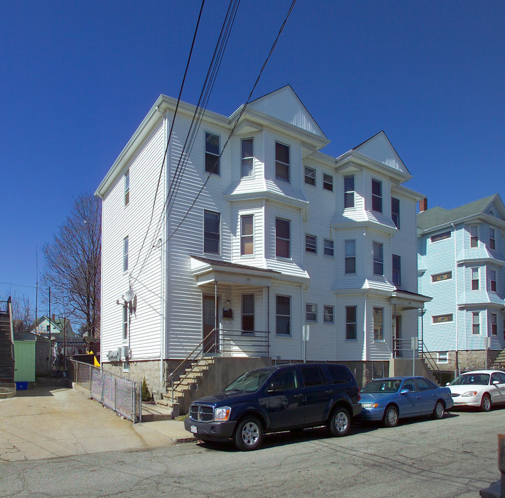 181-191 Kilburn St in Fall River, MA - Building Photo