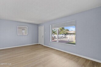 390 Arvin Cir in El Paso, TX - Building Photo - Building Photo
