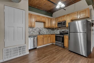 83 Main St, Unit 11 in Woonsocket, RI - Building Photo - Building Photo