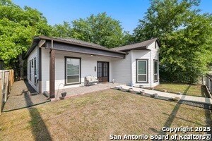 1219 N Olive St in San Antonio, TX - Building Photo - Building Photo