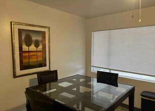 444 E Naples Dr, Unit A in Las Vegas, NV - Building Photo - Building Photo