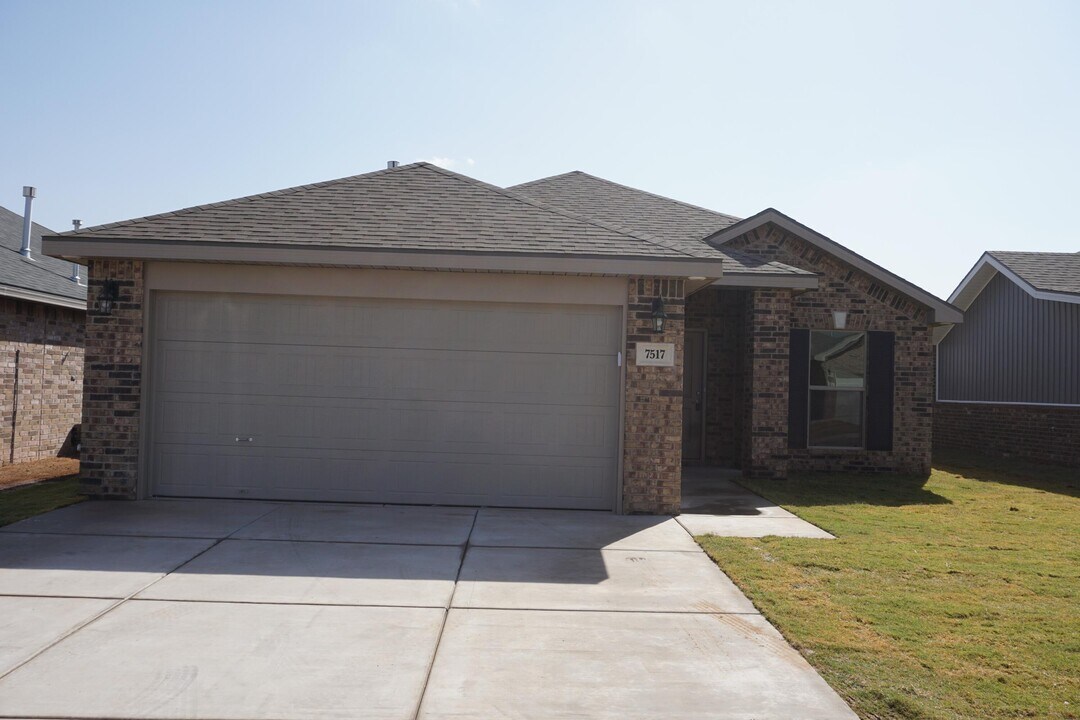 7517 31st St in Lubbock, TX - Building Photo
