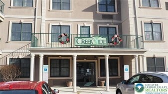 2121 Hokendauqua Ave in Northampton, PA - Building Photo