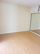 158 Avenida Majorca in Laguna Woods, CA - Foto de edificio - Building Photo