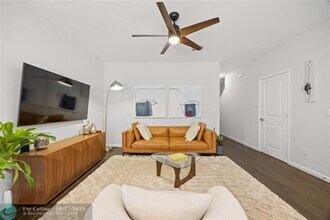 1109 NW 40th Ter in Lauderhill, FL - Building Photo - Building Photo