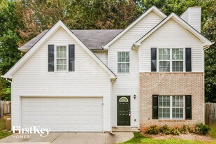 7064 Saratoga Dr in Flowery Branch, GA - Building Photo