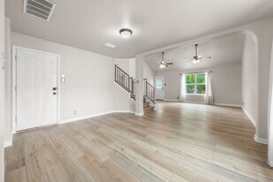 10438 Tiger Field in San Antonio, TX - Building Photo