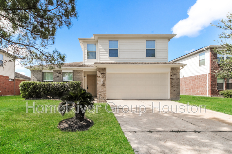 1914 Honeysuckle Dr in Missouri City, TX - Building Photo