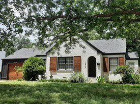 1814 W Sunset Ave in Stillwater, OK - Building Photo