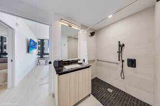 350 N Miami Ave, Unit SI ID1501545P in Miami, FL - Building Photo - Building Photo