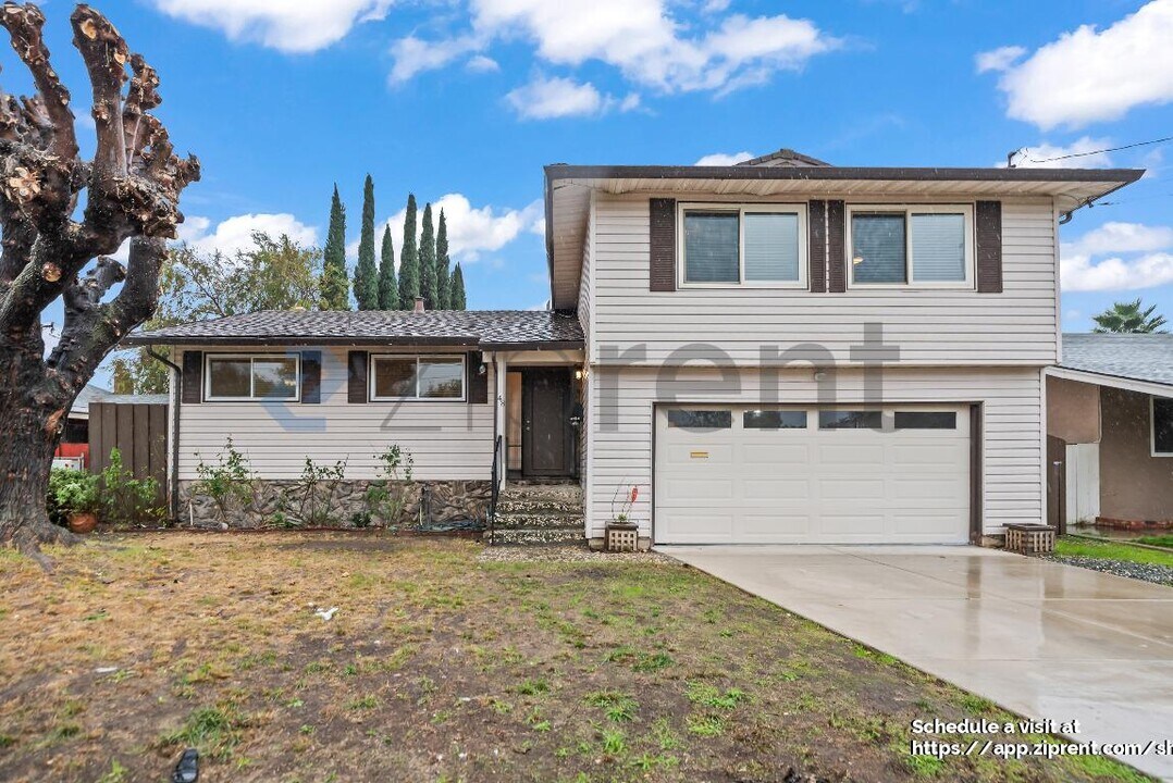 48 N Lake Dr in Antioch, CA - Building Photo