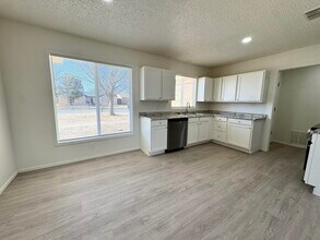 7825 Vernon Ave in Lubbock, TX - Building Photo - Building Photo